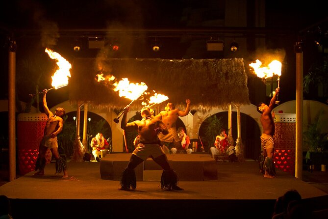 Waikiki Starlight Luau on The Great Lawn-Hilton Hawaiian Village - Your Luau Feast: From Buffet Energy to Kalua Pig Tradition
