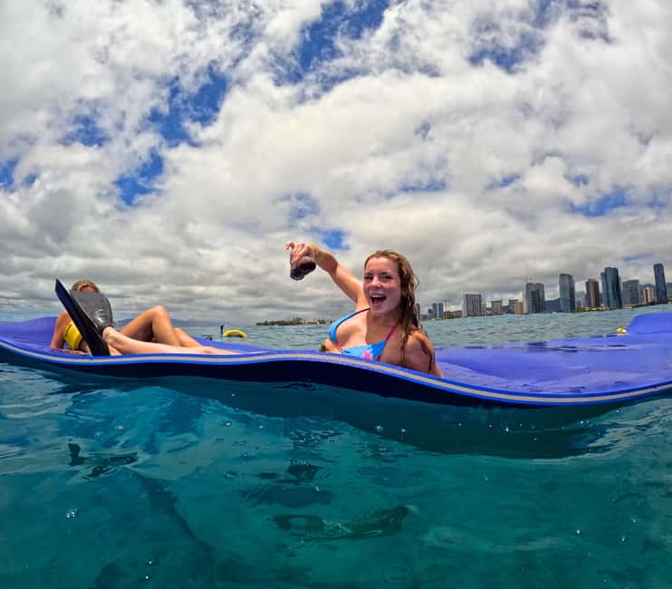 Waikiki Turtle Snorkel Adventure - Snacks, drinks, and shade time: why these details are worth paying for