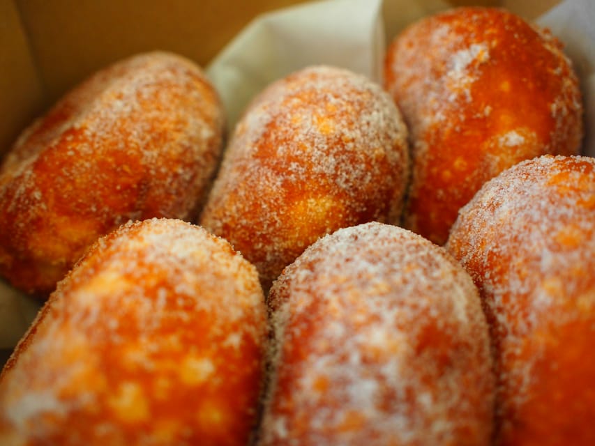 （2nd)Diamond Head Hike w/ Malasada Starts at 7:00 a.m. - The shuttle ride: short, simple, air-conditioned